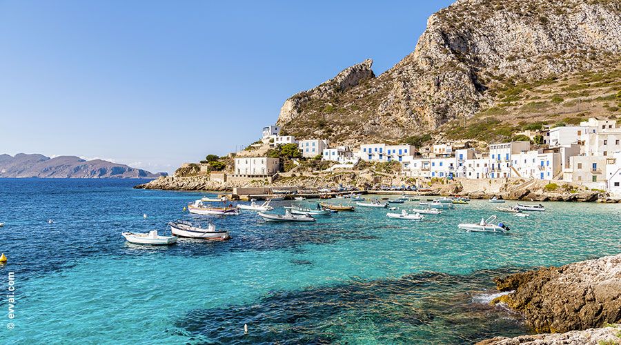 Viasta sul mare mediterraneo della Sicilia occidentale