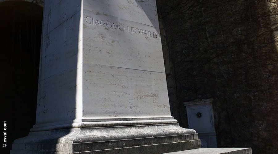Monumento alla Tomba di Giacomo Leopardi